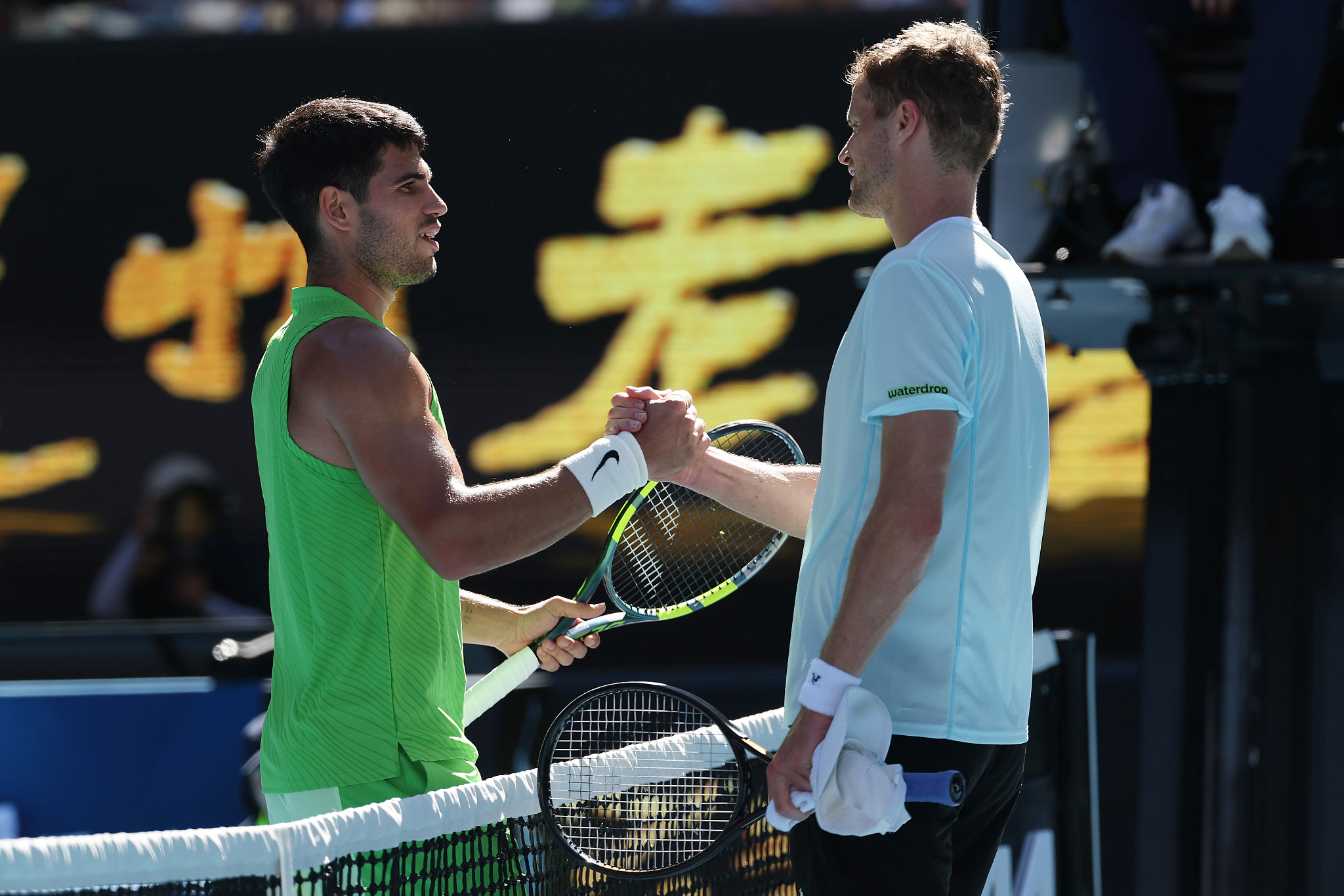 Vittoria combattuta per Alcaraz agli Australian Open: supera Hanfmann in tre set