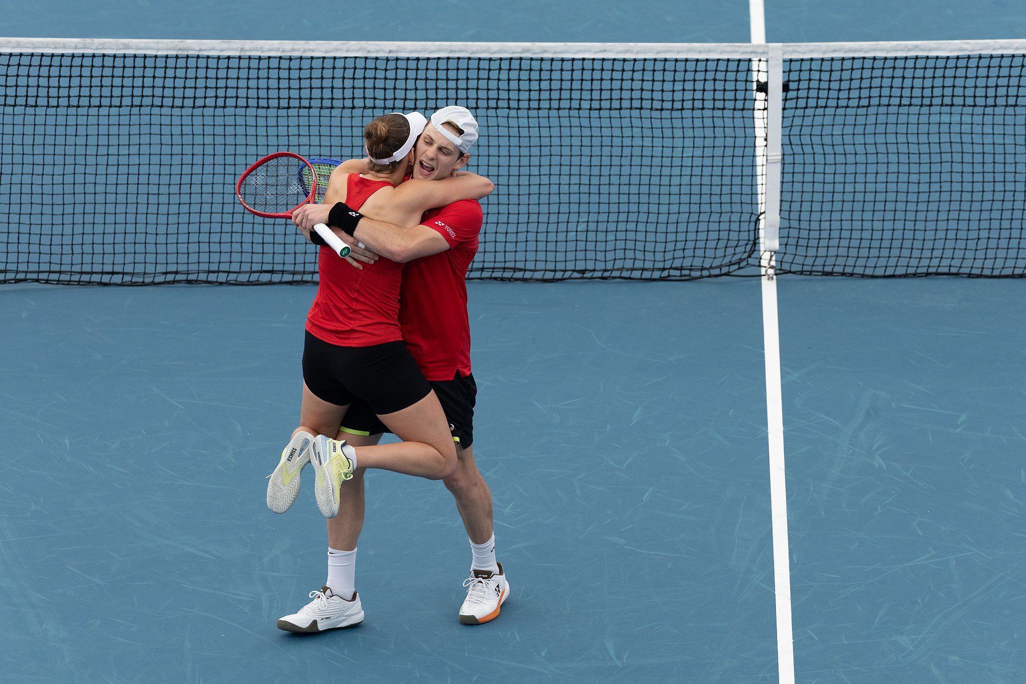 WTA Pechino, Mertens sorprende Swiatek e vola in semifinale contro Zheng