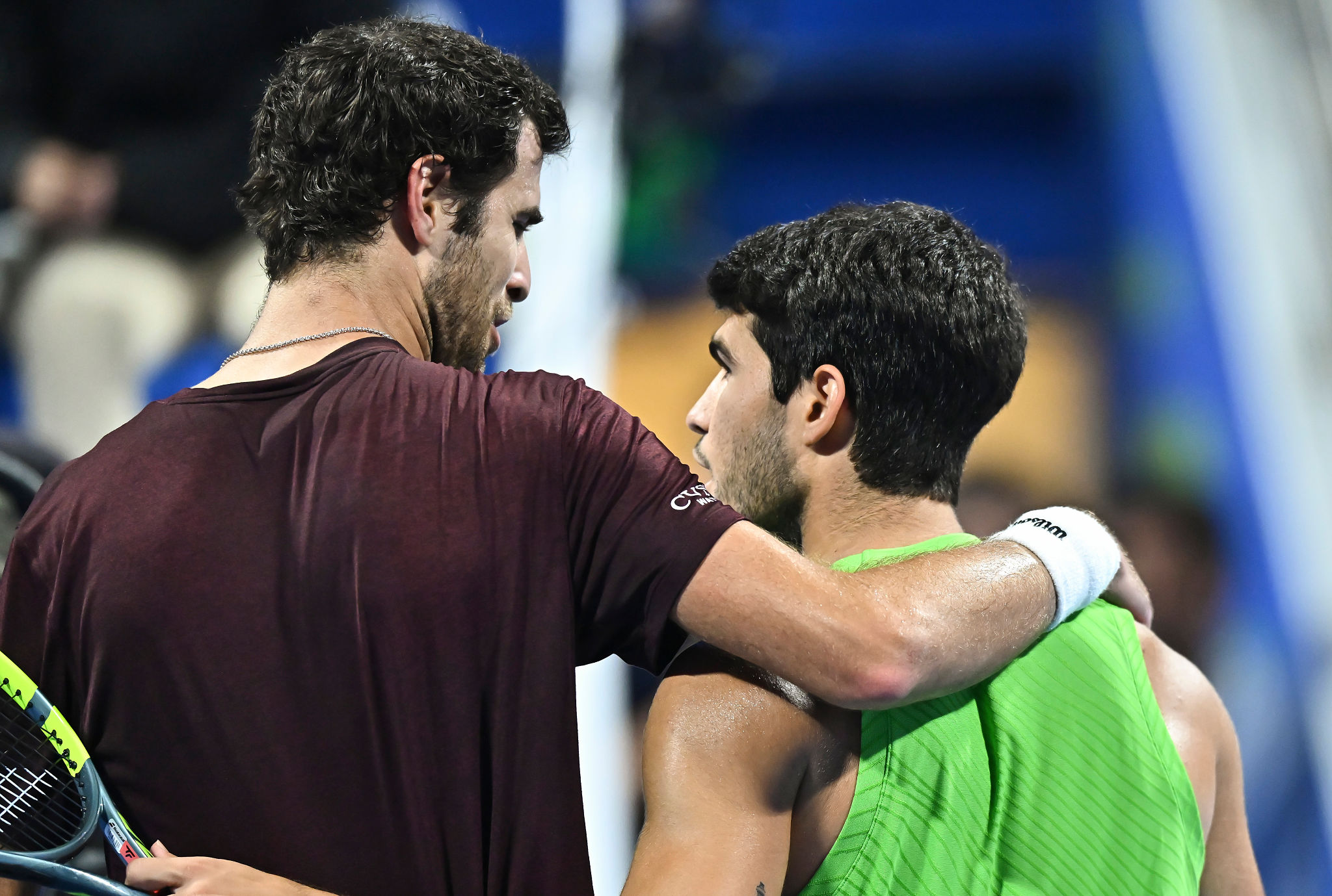 Alcaraz vola in finale a Doha dopo aver superato Rublev