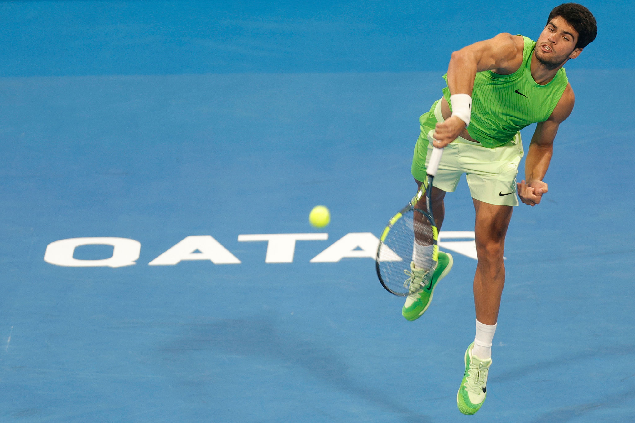 Alcaraz trionfa a Doha, secondo titolo stagionale per lo spagnolo