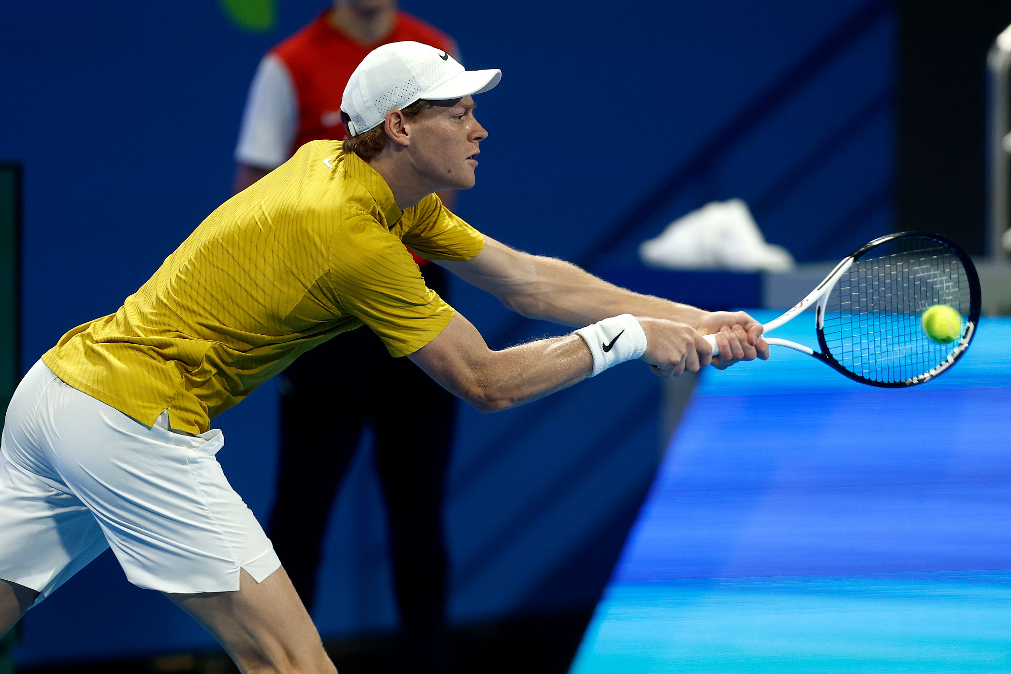 Sinner eliminato ai quarti a Doha: Mensik vince in tre set