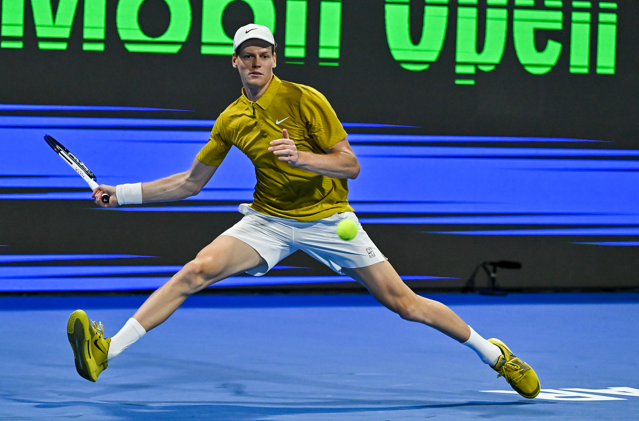 Sinner non si accontenta a Doha: “Per andare lontano devo alzare il livello”