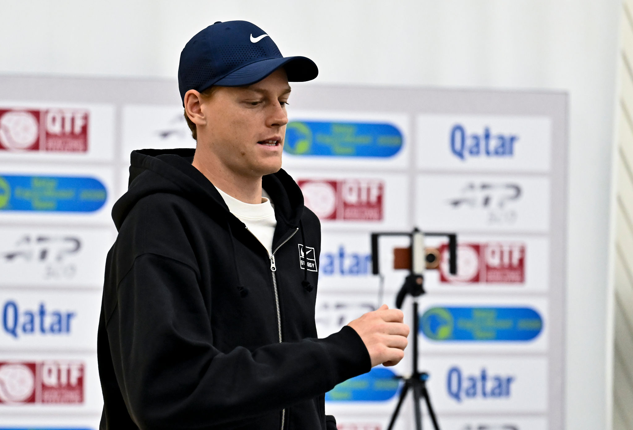 Sinner, buona la prima: è agli ottavi all’Atp Doha. Machac battuto in due set