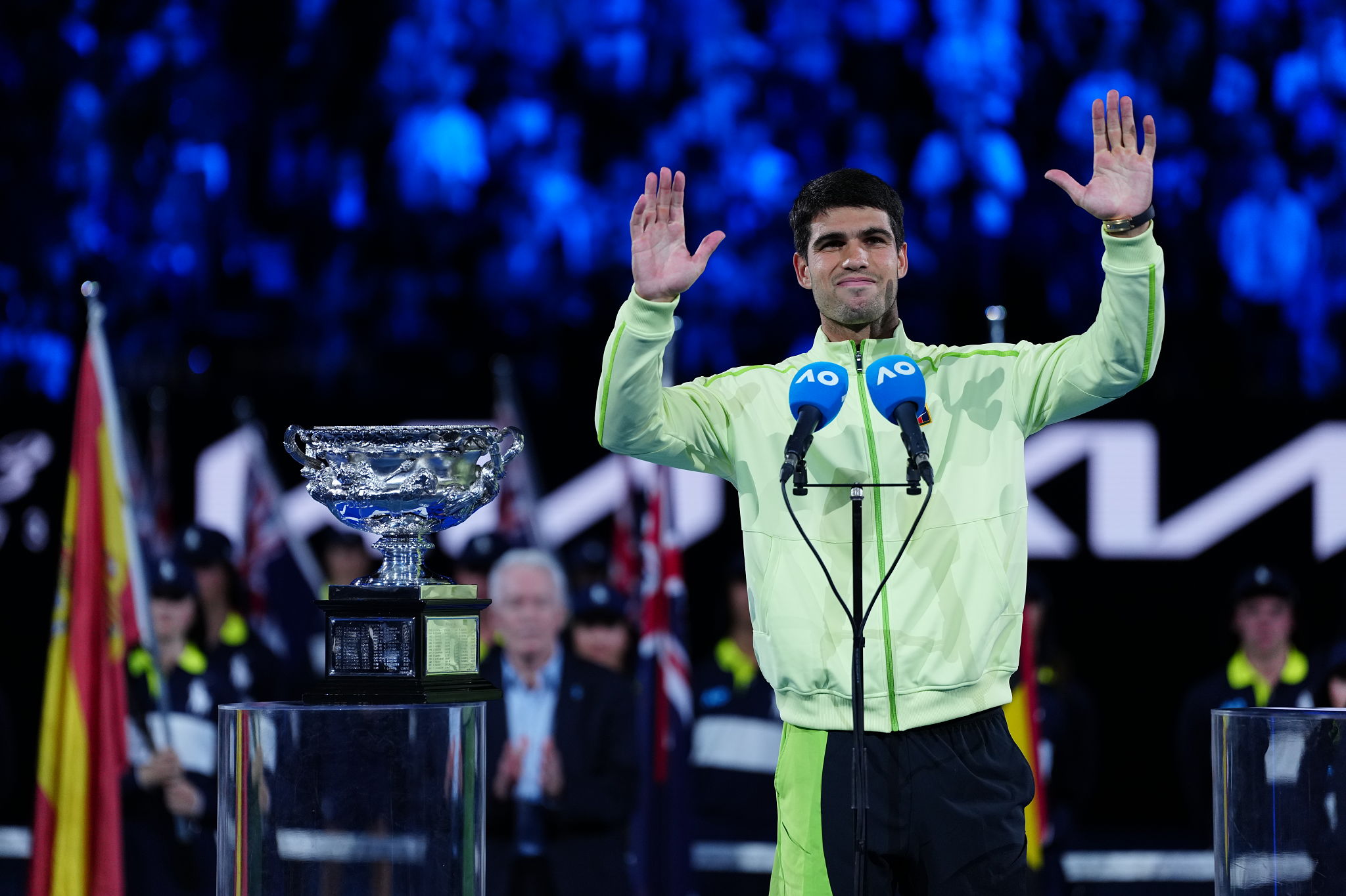 Alcaraz vince l’Australian Open e completa il Career Slam, Djokovic: “È stato un grande viaggio”