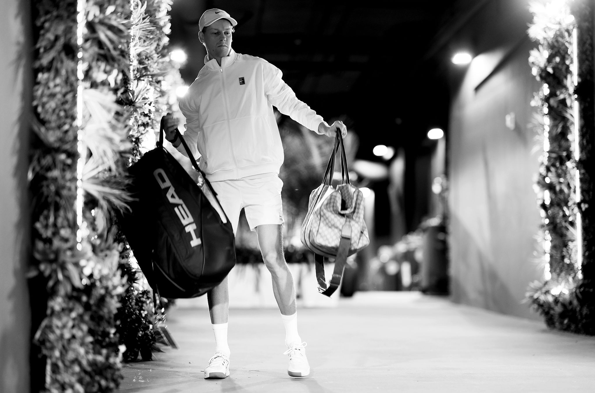 Sinner, la trasformazione da guerriero per vincere le maratone del tennis