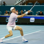 ✗ Sinner agli ottavi di Miami: record, la sfida a Michelsen e la corsa al numero 1