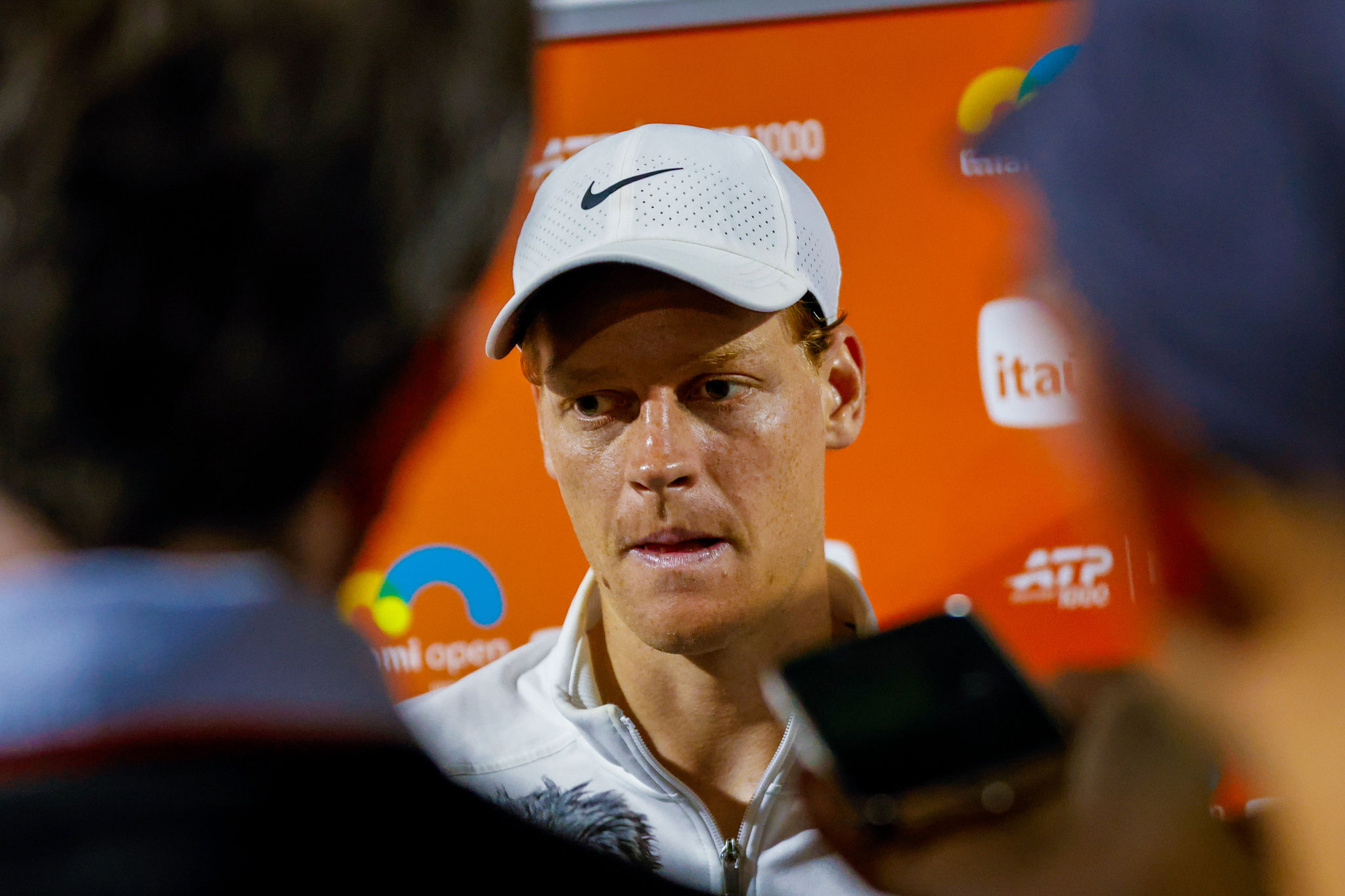 Sinner da record a Miami, in Spagna scherzano: “È offensivo, non rispetta neppure Djokovic”