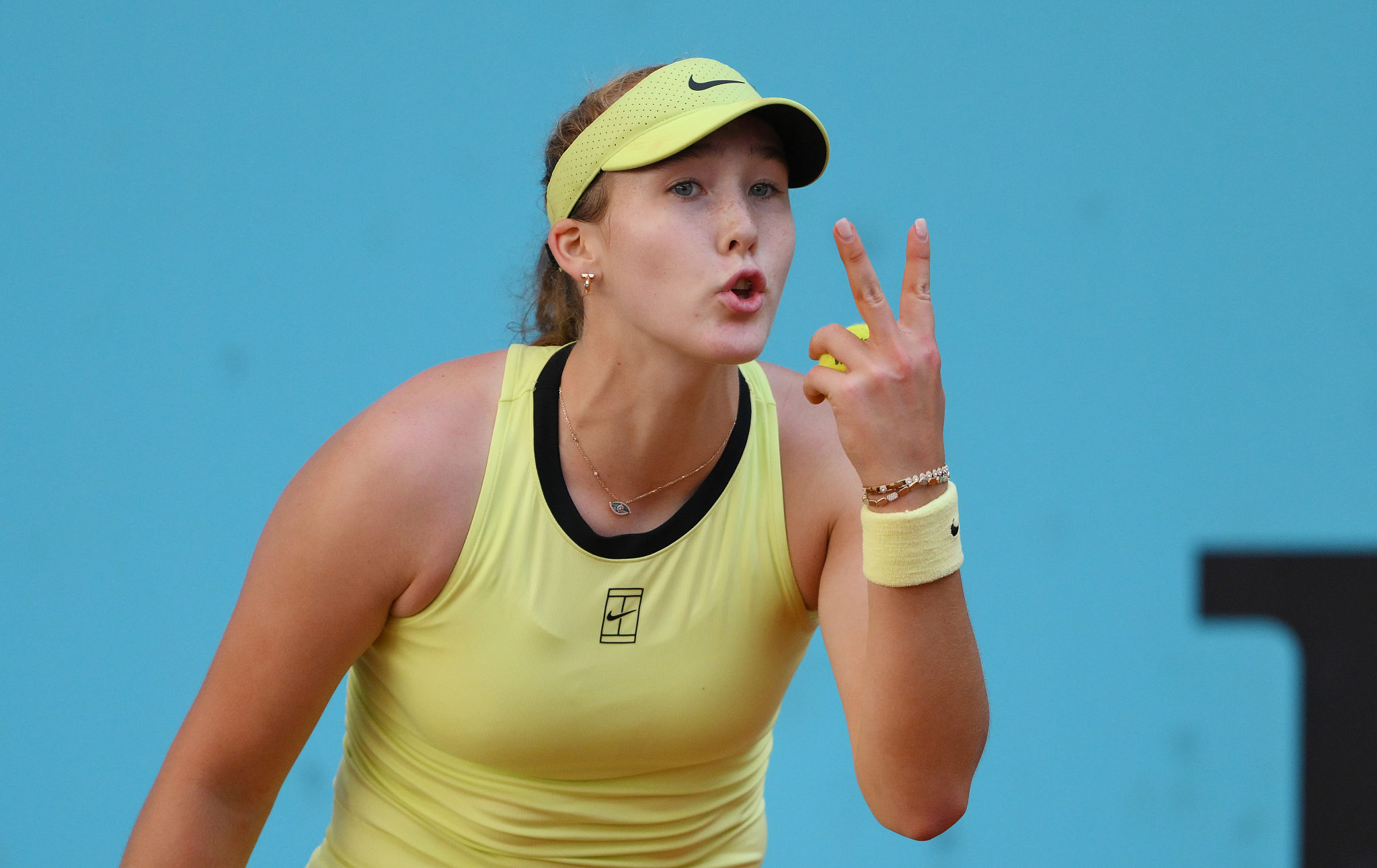 Andreeva vince a Madrid tra le lacrime. Gauff eliminata da Noskova