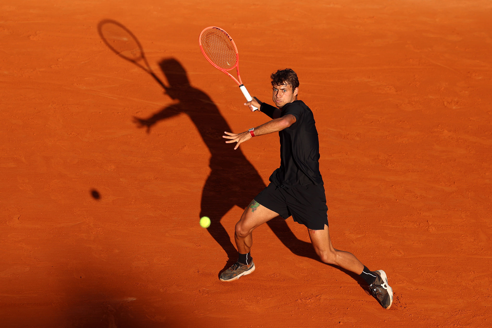 Sconfitta di Cobolli a Montecarlo, polemica con l’arbitro