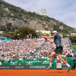 Sinner calamita la Formula 1: a Montecarlo l'omaggio dei piloti, da Russell a Piastri