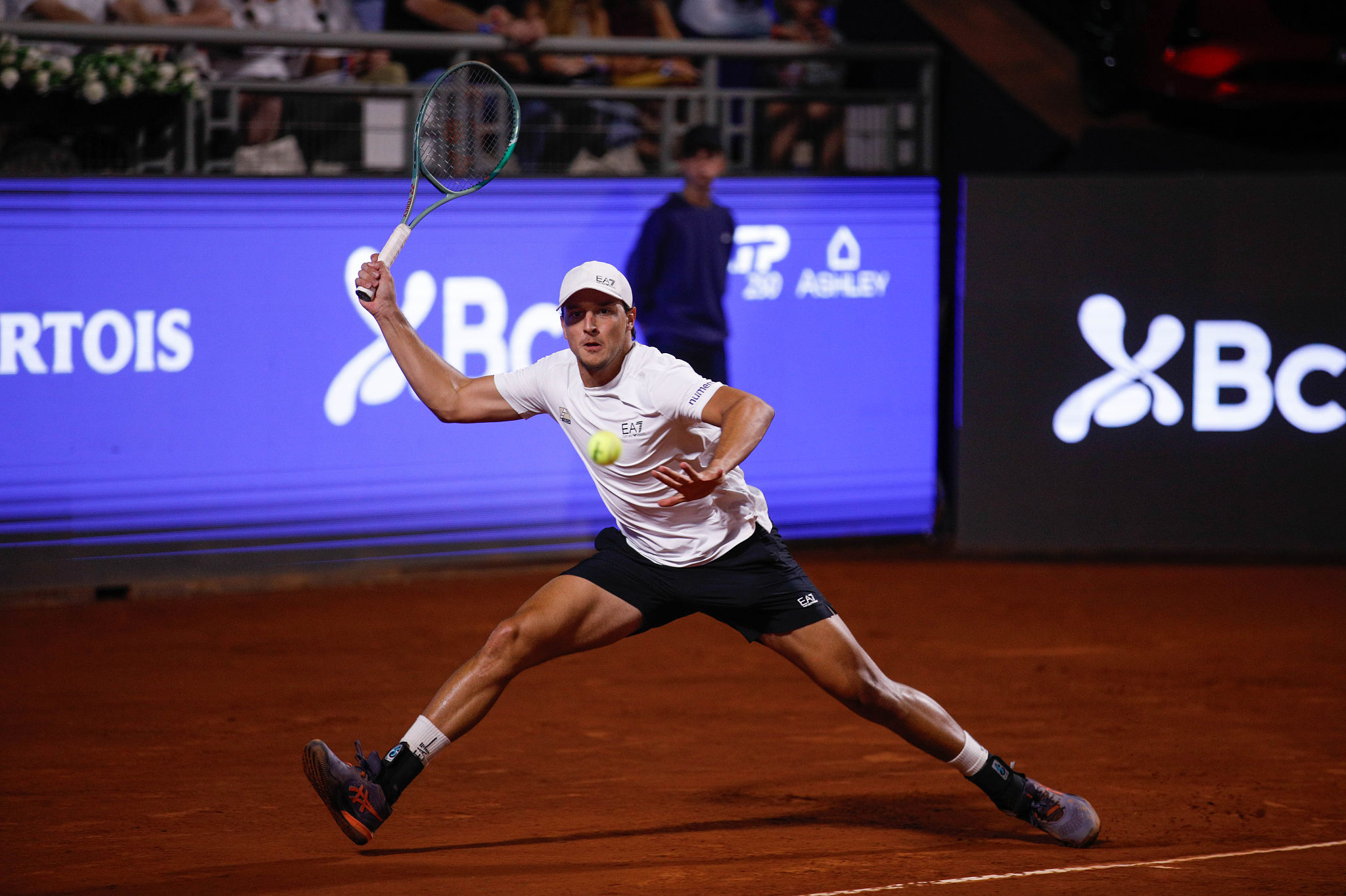 Darderi avanza ai quarti a Marrakech dopo il successo su Bellucci