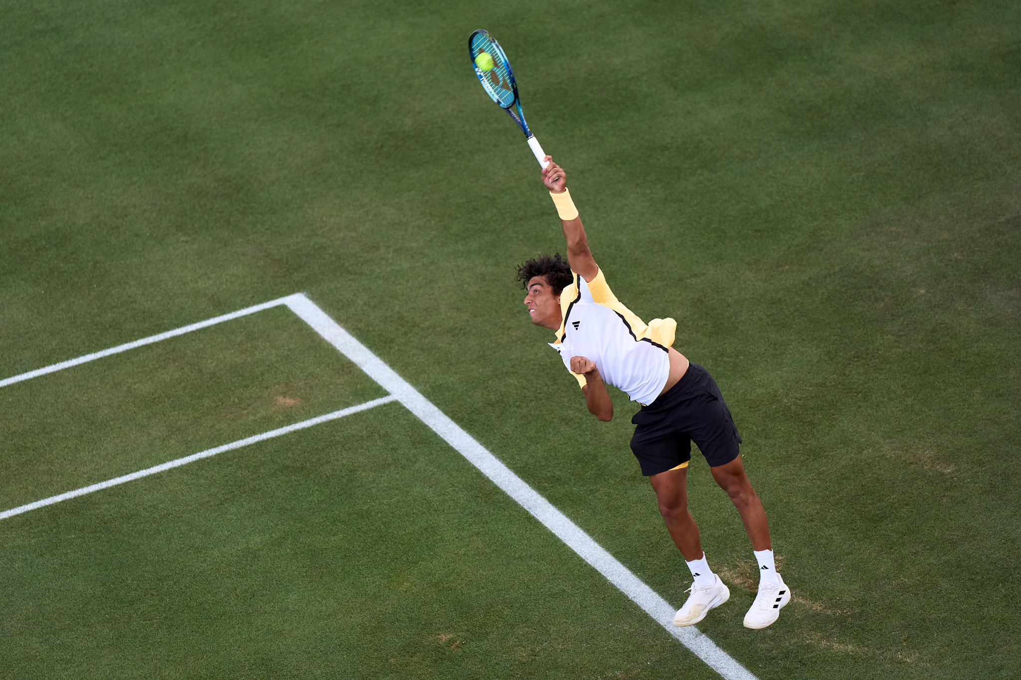 Insulti razzisti a Madrid, Shelbayh ferma il gioco: arrestato uno spettatore