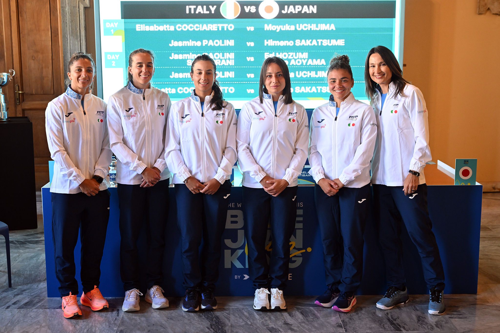 Billie Jean King Cup: l’Italia conduce 2-0 sul Giappone, vittorie per Paolini e Cocciaretto