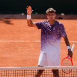 Cobolli avanza al terzo turno del Roland Garros: superato Wu, ora sfida Tien