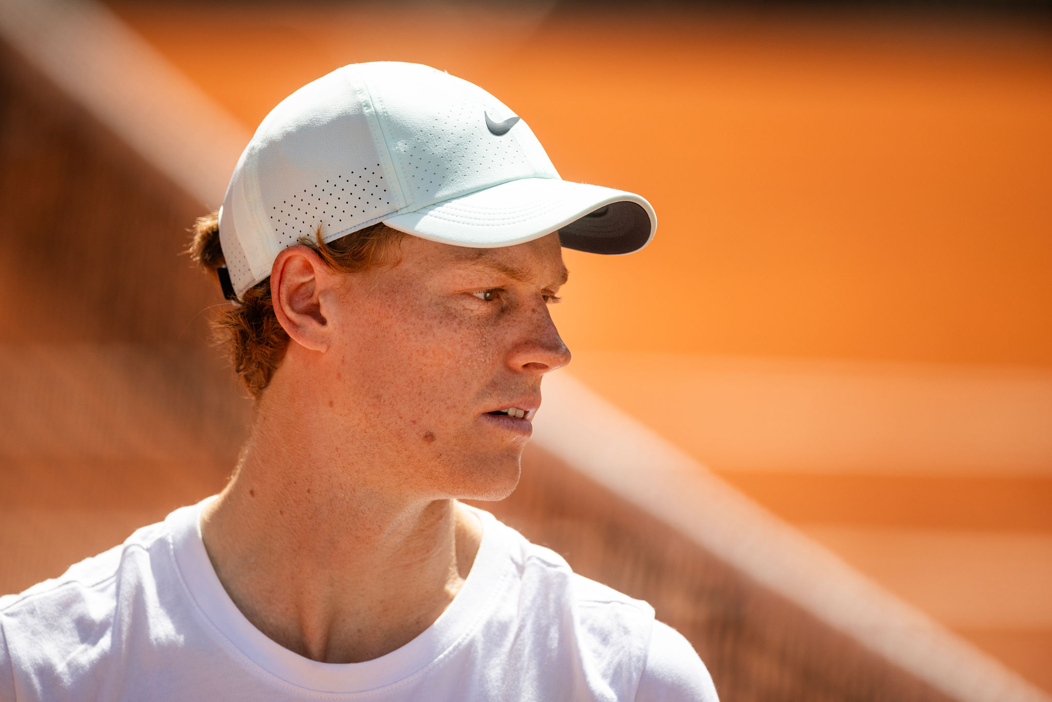 Sinner dopo l’uscita dal Roland Garros: “Avevo poche energie, non sono un robot”