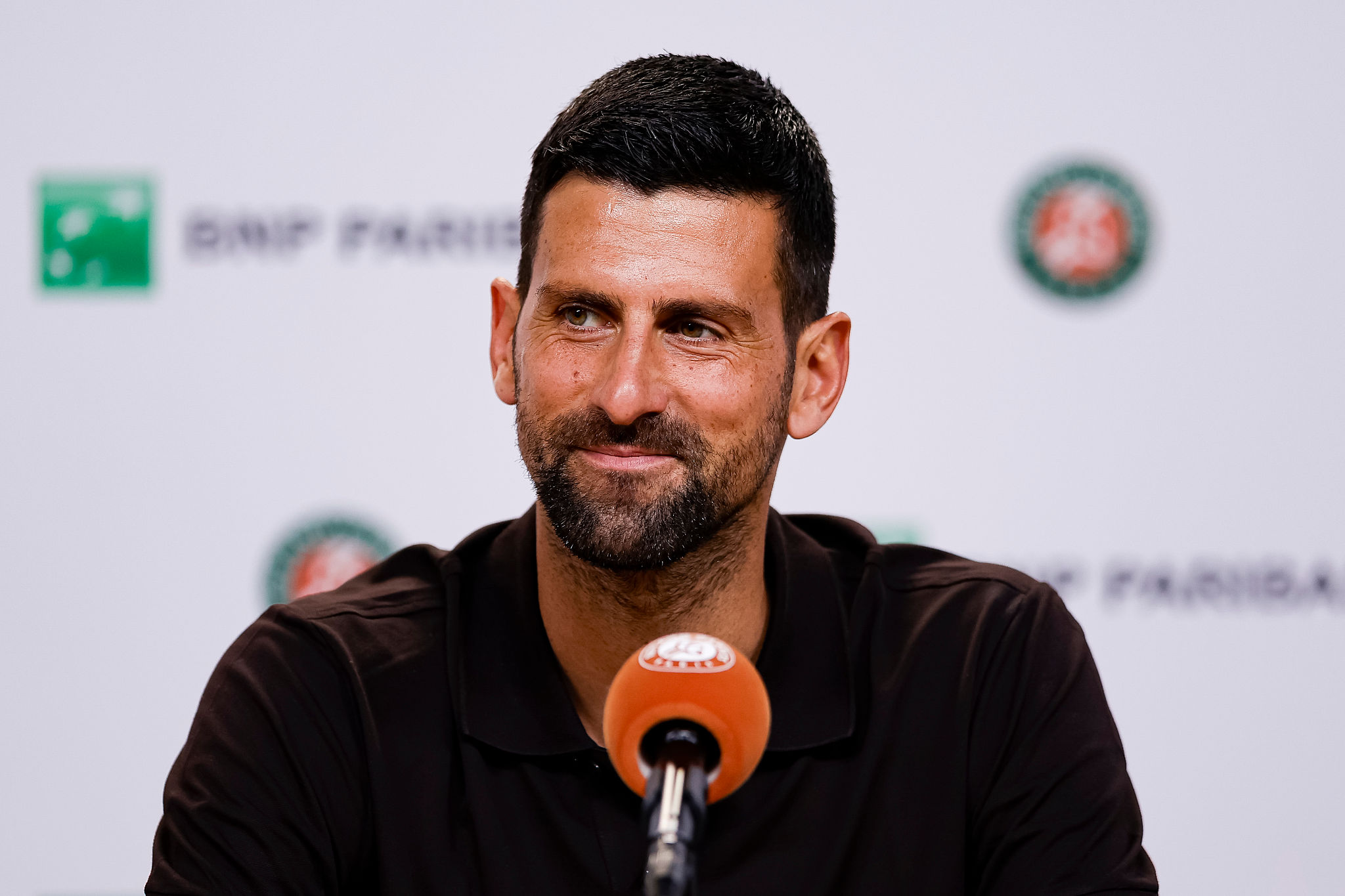 Djokovic tra difficoltà e fiducia: “Se sono sano, ho ottime possibilità al Roland Garros”