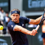 Zverev raggiunge la finale del Roland Garros, battuto Mensik in quattro set