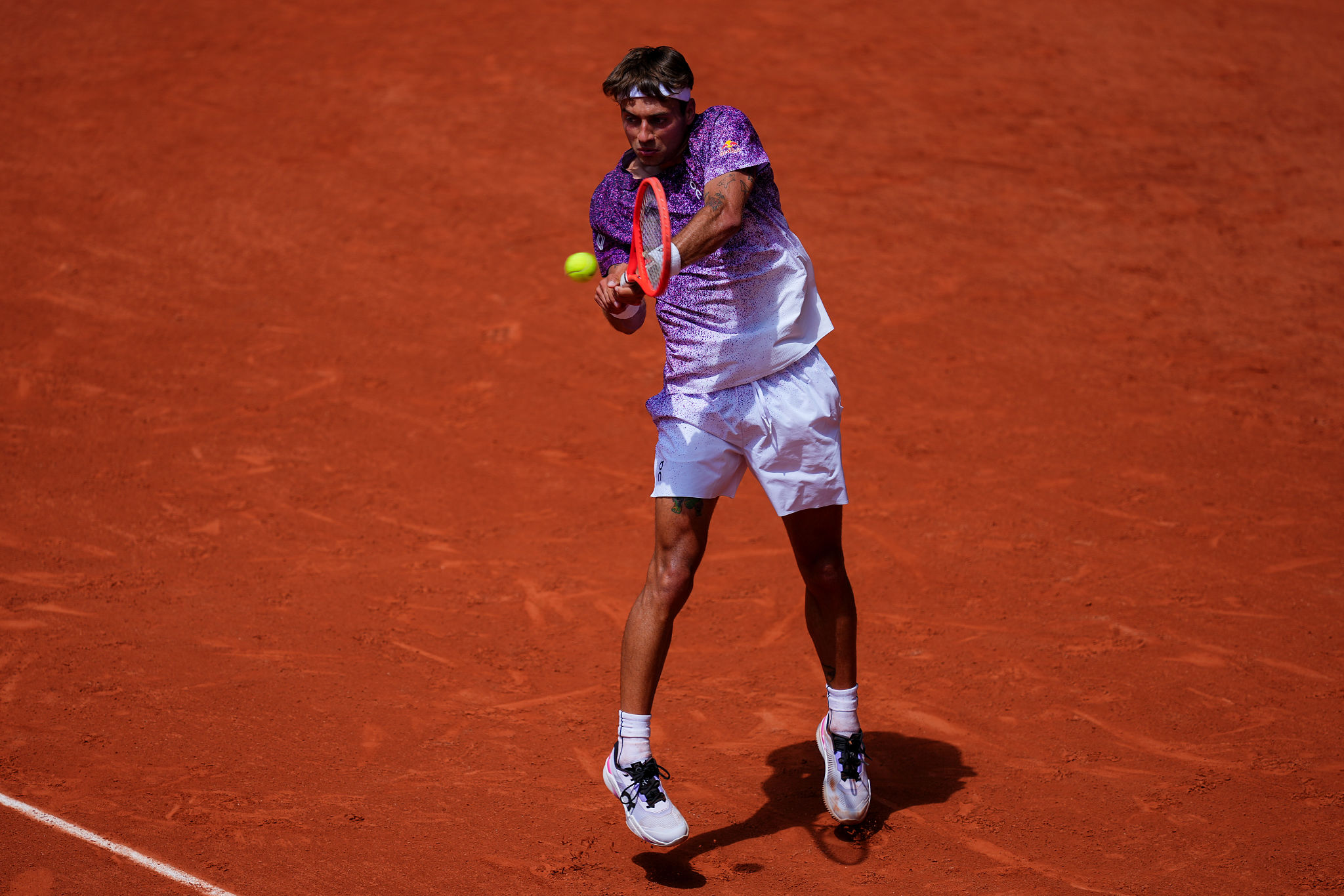 Roland Garros: ritiro di Arnaldi per virus, Cobolli accede alla finale