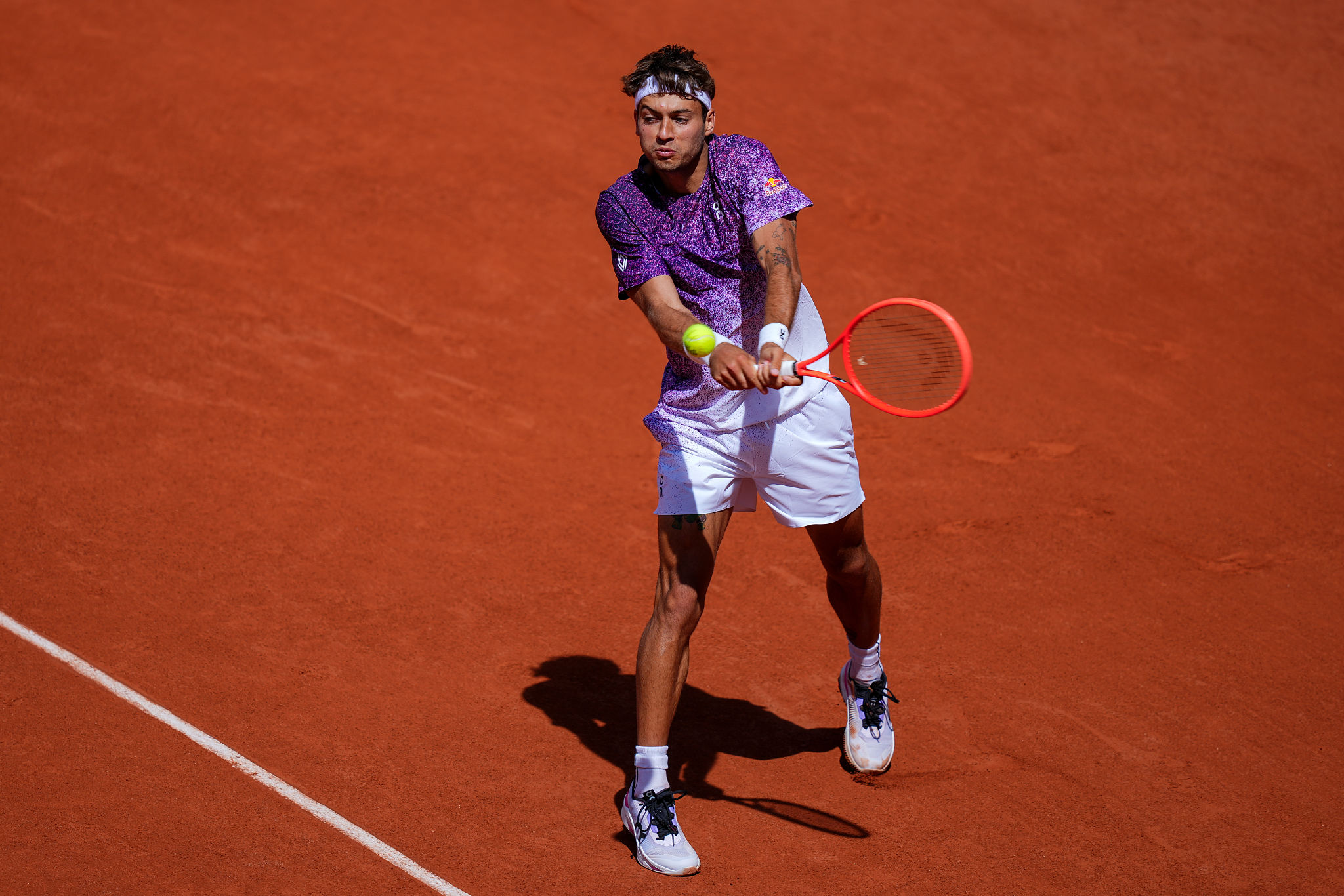 Flavio Cobolli, il tennista romano che riporta la Capitale in finale al Roland Garros