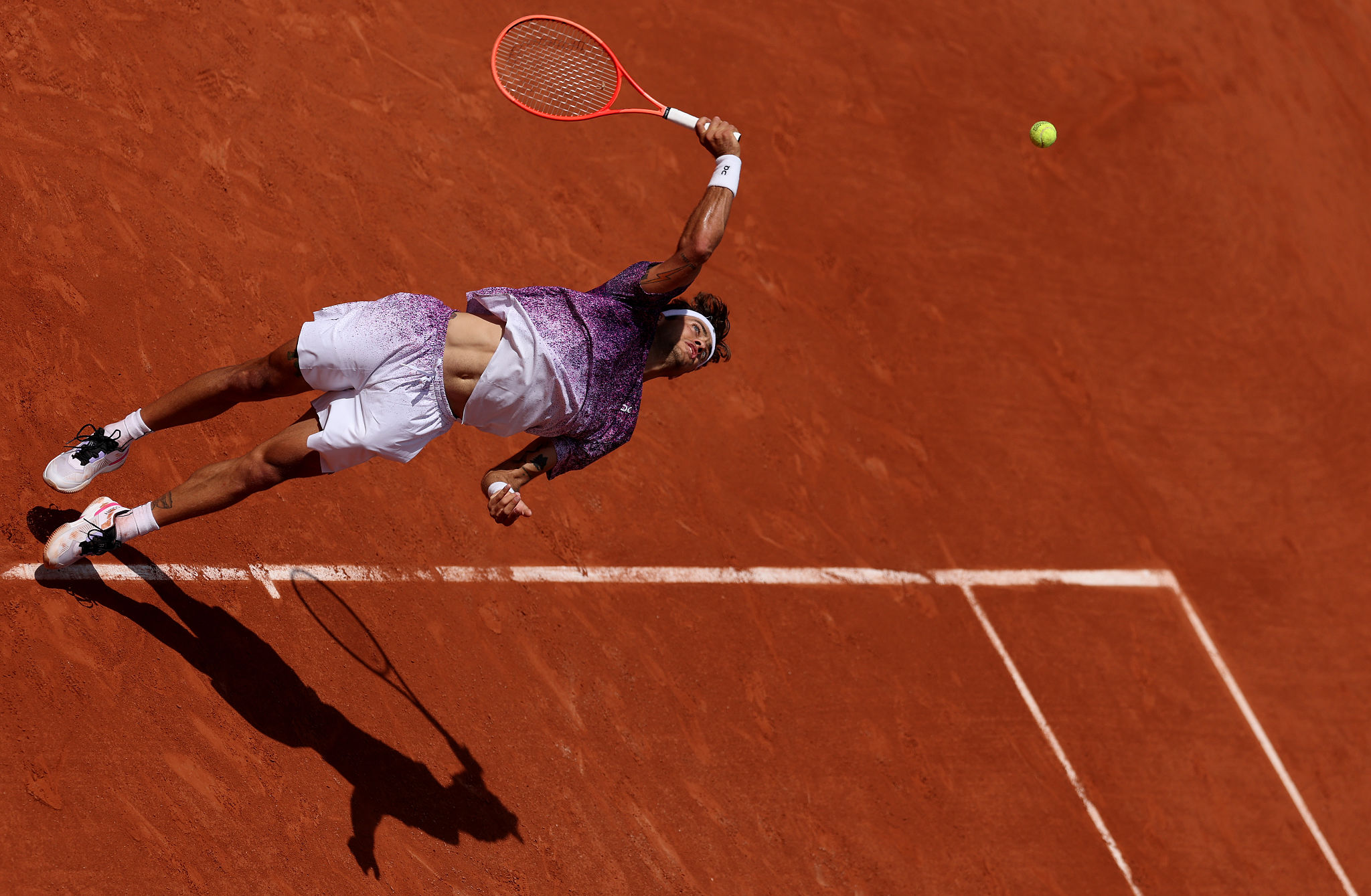 Bove sostiene Cobolli nella finale del Roland Garros al Philippe Chatrier