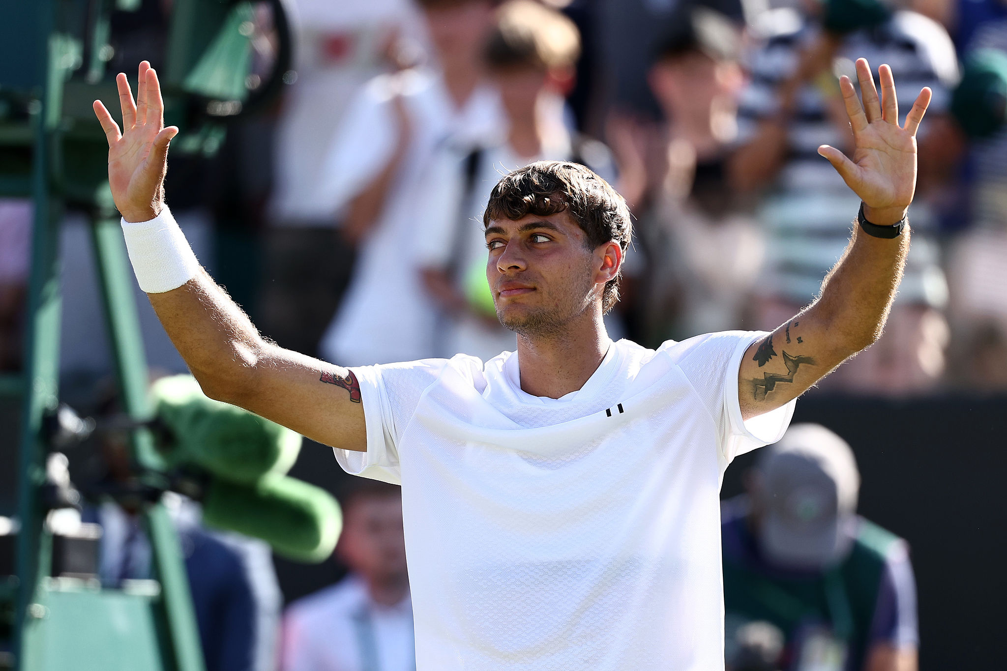 Cobolli rimonta Khachanov e vola agli ottavi di Wimbledon