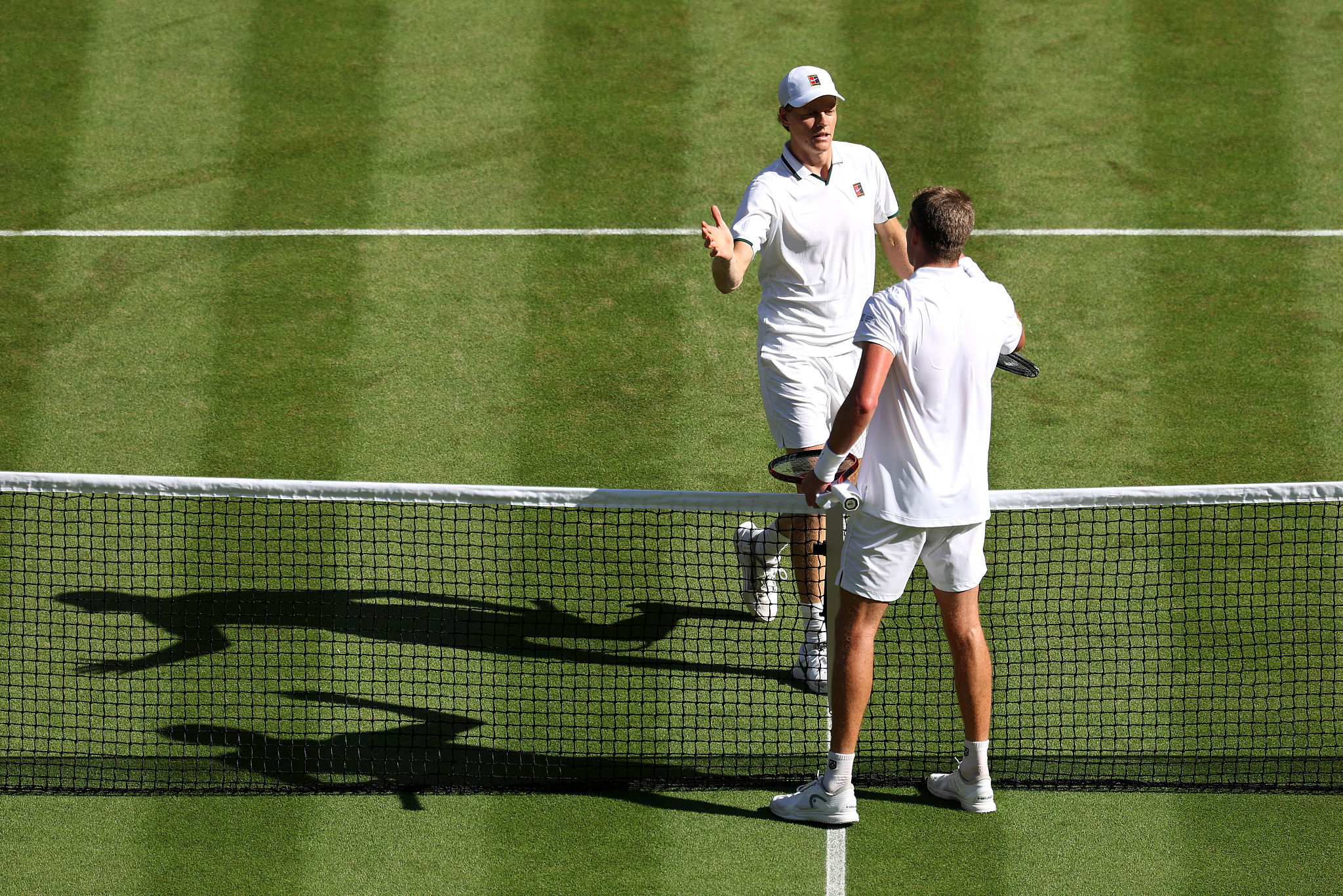 Sinner agli ottavi di Wimbledon: la sua analisi e l'attesa per Mochizuki