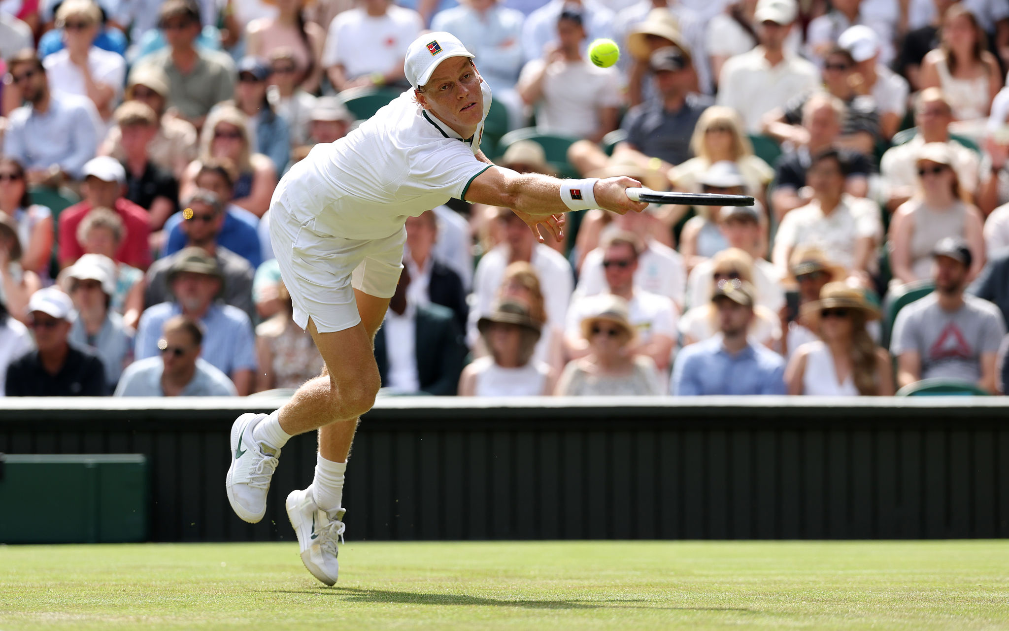 Wimbledon: Sinner in semifinale, superato Struff in tre set