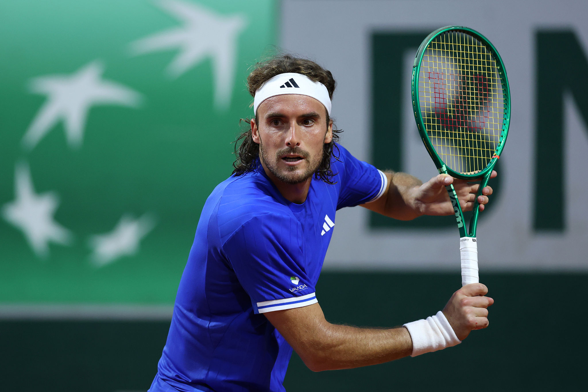 Tsitsipas torna a sorridere: trionfo a Gstaad dopo 505 giorni di attesa
