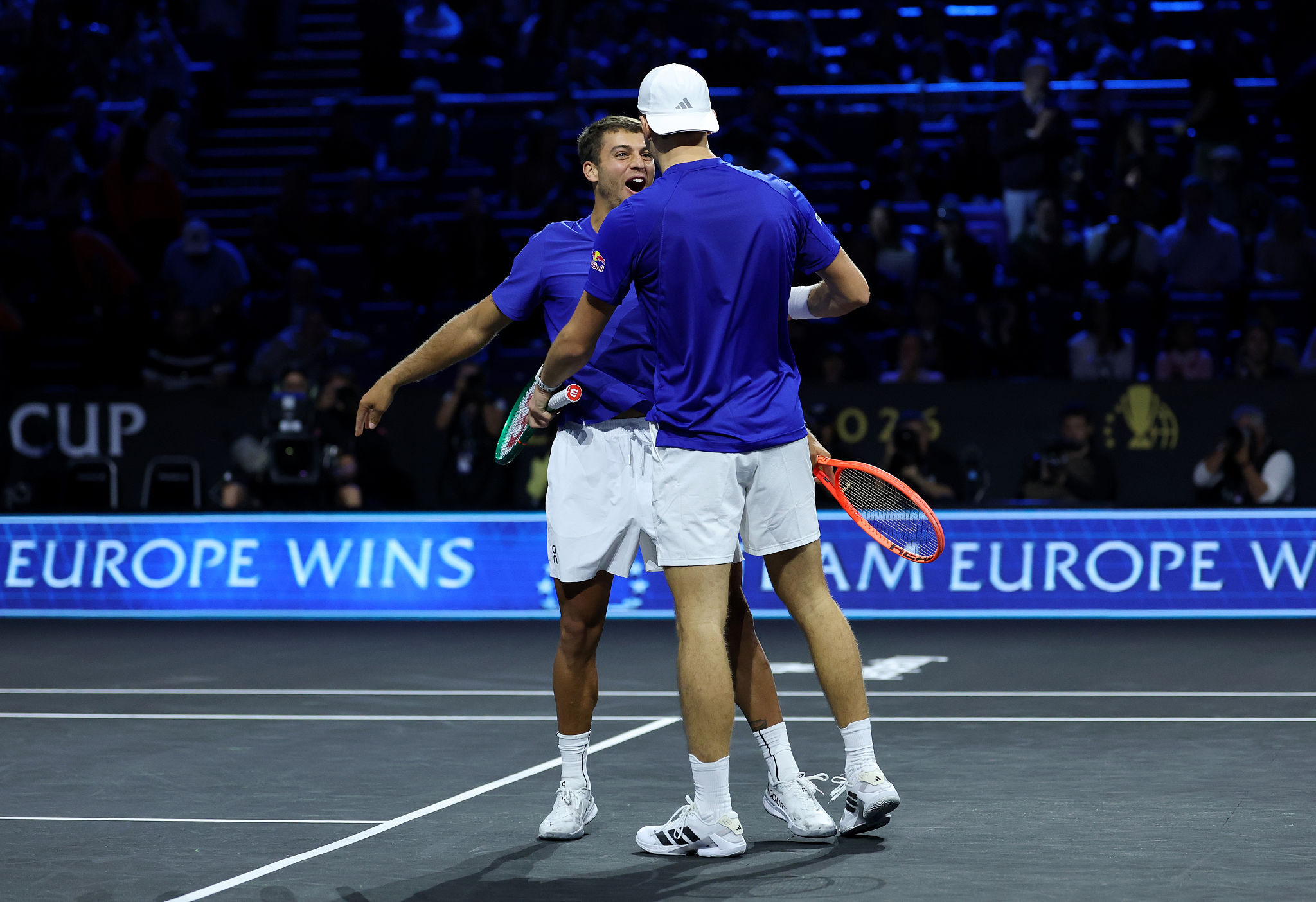 Laver Cup: Cobolli e Mensik avvicinano l’Europa al trionfo