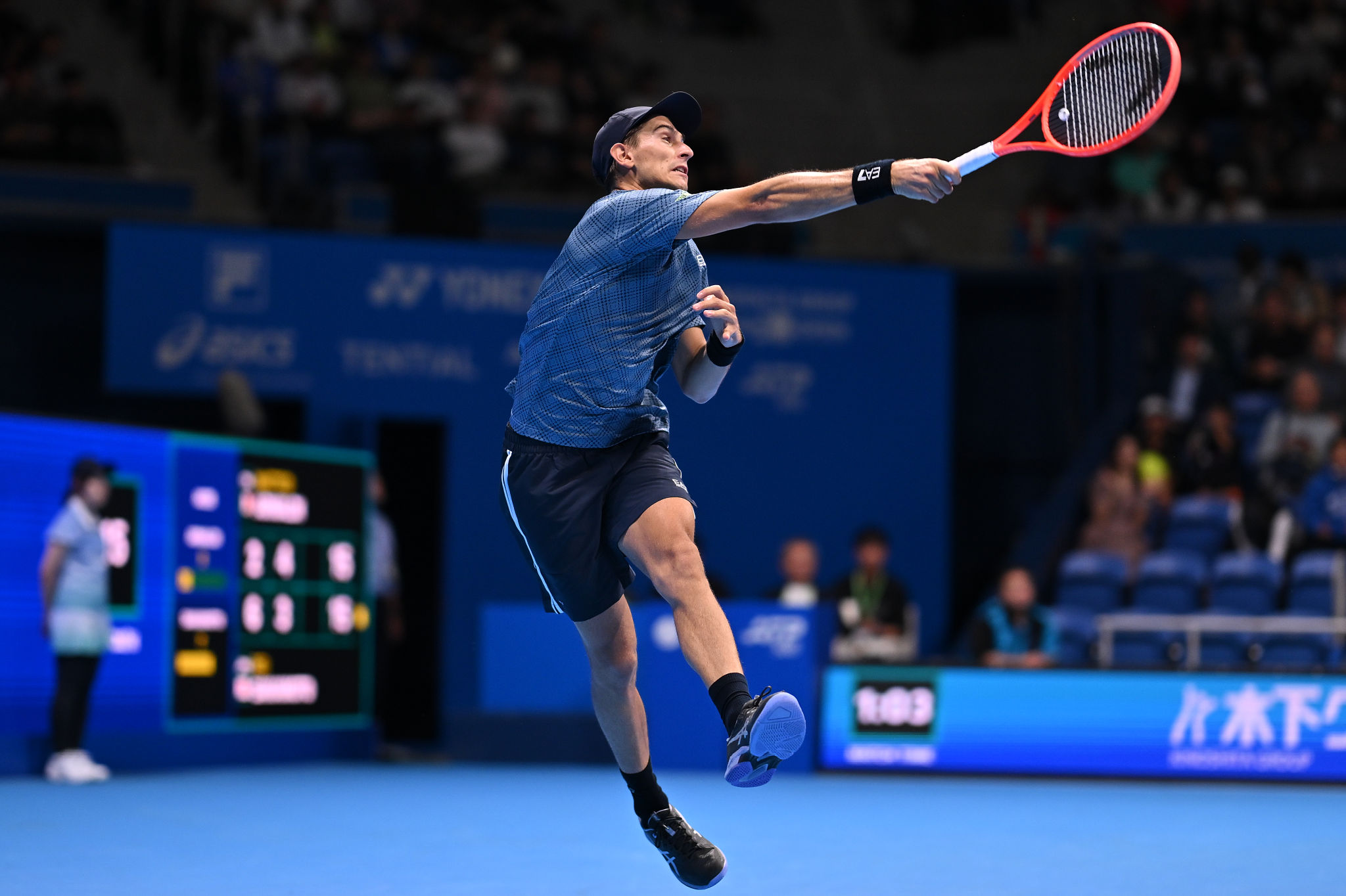 Matteo Arnaldi ritrova la vittoria a Tokyo: rimonta Sakamoto e sfida Alcaraz