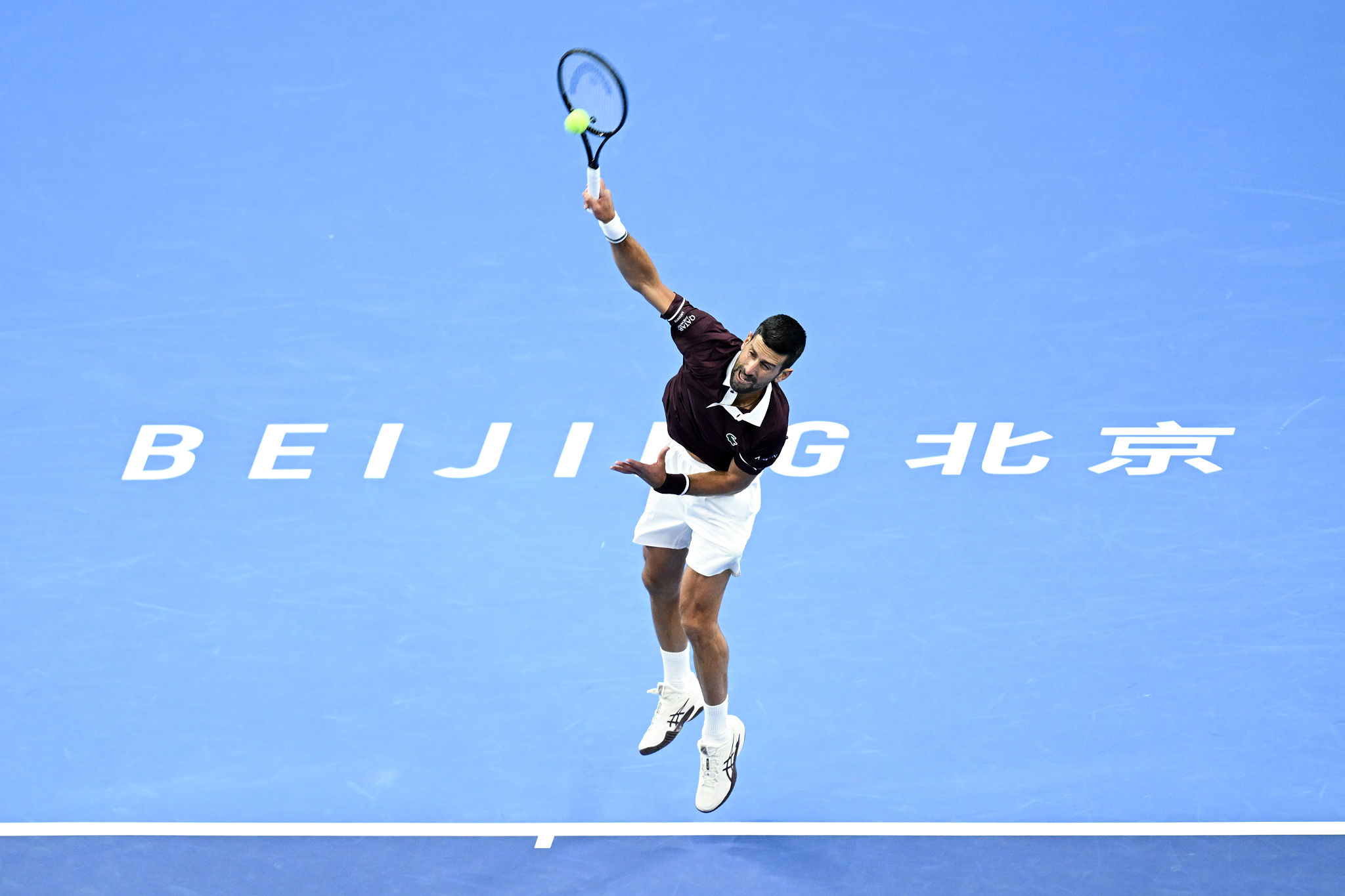 Djokovic fatica a Pechino, ma supera Borges: il serbo stringe i denti al debutto
